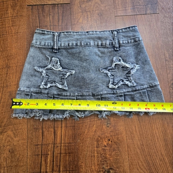 Shein Women's Star Pattern Ruffle Hem Raw Trim Denim Skirt Dark Grey Size 26 - Picture 5 of 6